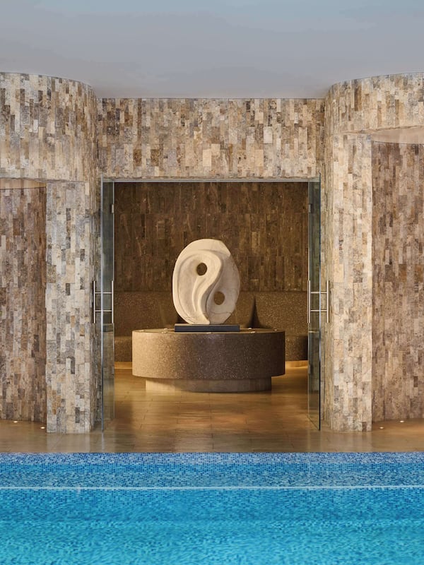 Couples treatment rooms, sauna, steam room, body treatments