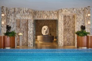 Couples treatment rooms, sauna, steam room, body treatments