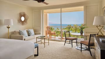 Suite, 1 slaapkamer, uitzicht op oceaan (Wailea) | Luxe beddengoed, een kluis op de kamer, een bureau