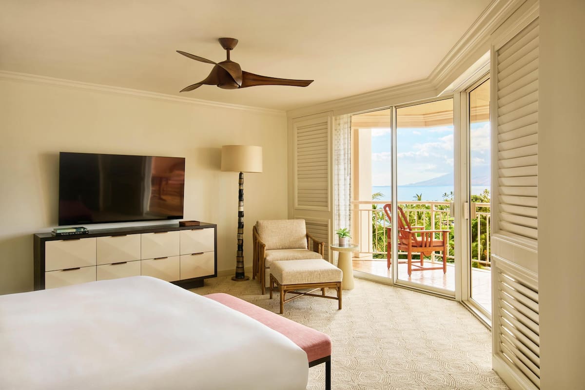 Suite, 1 Bedroom, Garden View (Alii) | 1 bedroom, premium bedding, in-room safe, desk