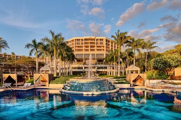 9 outdoor pools, cabanas (surcharge), sun loungers