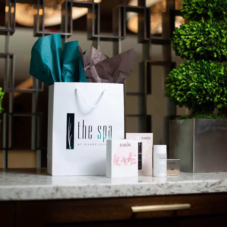 Couples treatment rooms, sauna, hot tub, steam room, body treatments