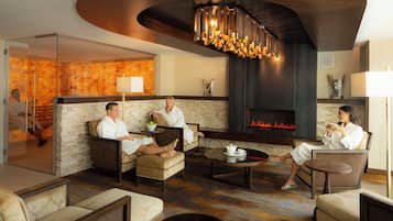 Salas de tratamientos para parejas, sauna, bañera de hidromasaje