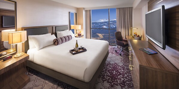 In-room safe, blackout curtains, iron/ironing board, free WiFi - Eldorado Reno – A Caesars Rewards Destination (Reno)
