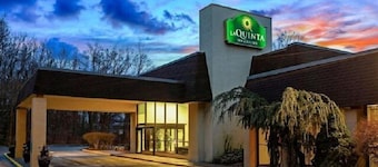 La Quinta Inn & Suites by Wyndham Armonk Westchester