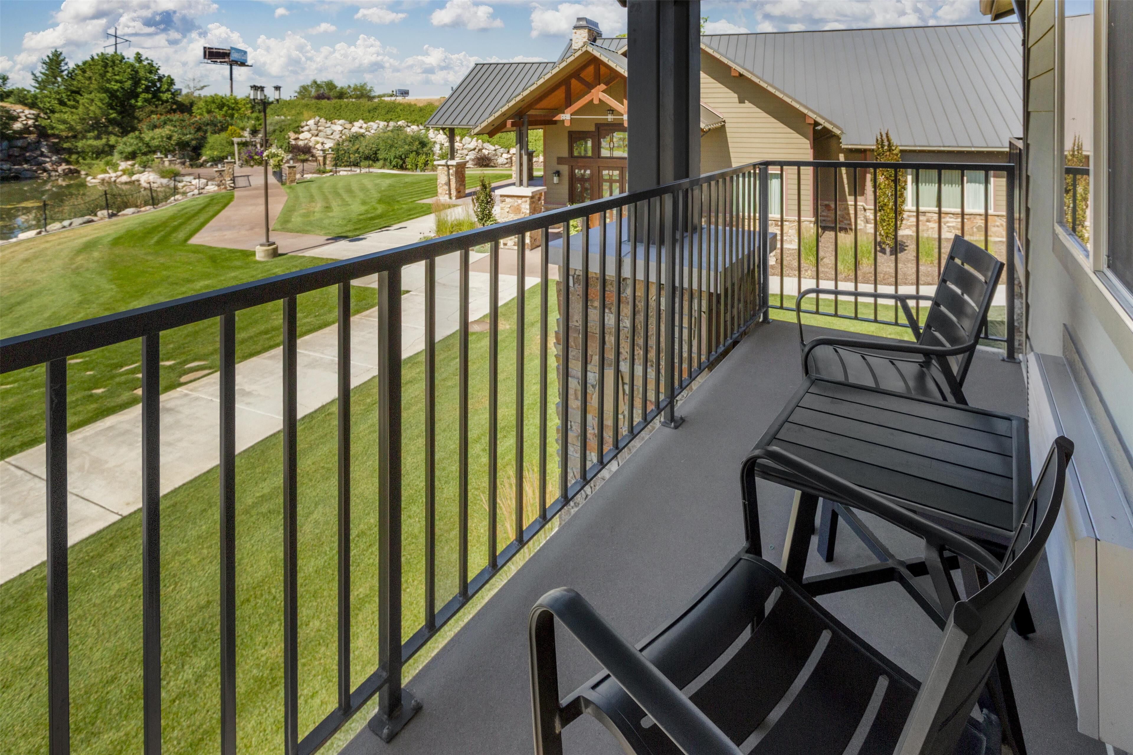 in-room safe, laptop workspace, iron/ironing board