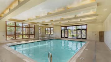 Indoor pool, pool loungers