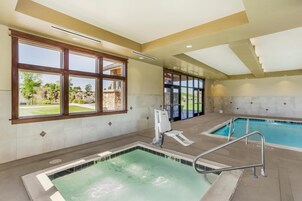 Indoor pool, sun loungers