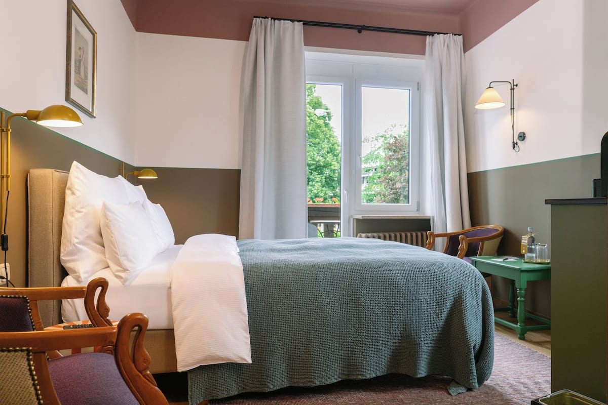 Petit Kabinett | Hypo-allergenic bedding available, minibar, in-room safe, desk