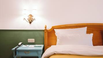 Hypo-allergenic bedding, minibar, in-room safe, desk
