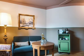 Literie hypoallergénique, minibar, coffres-forts dans les chambres