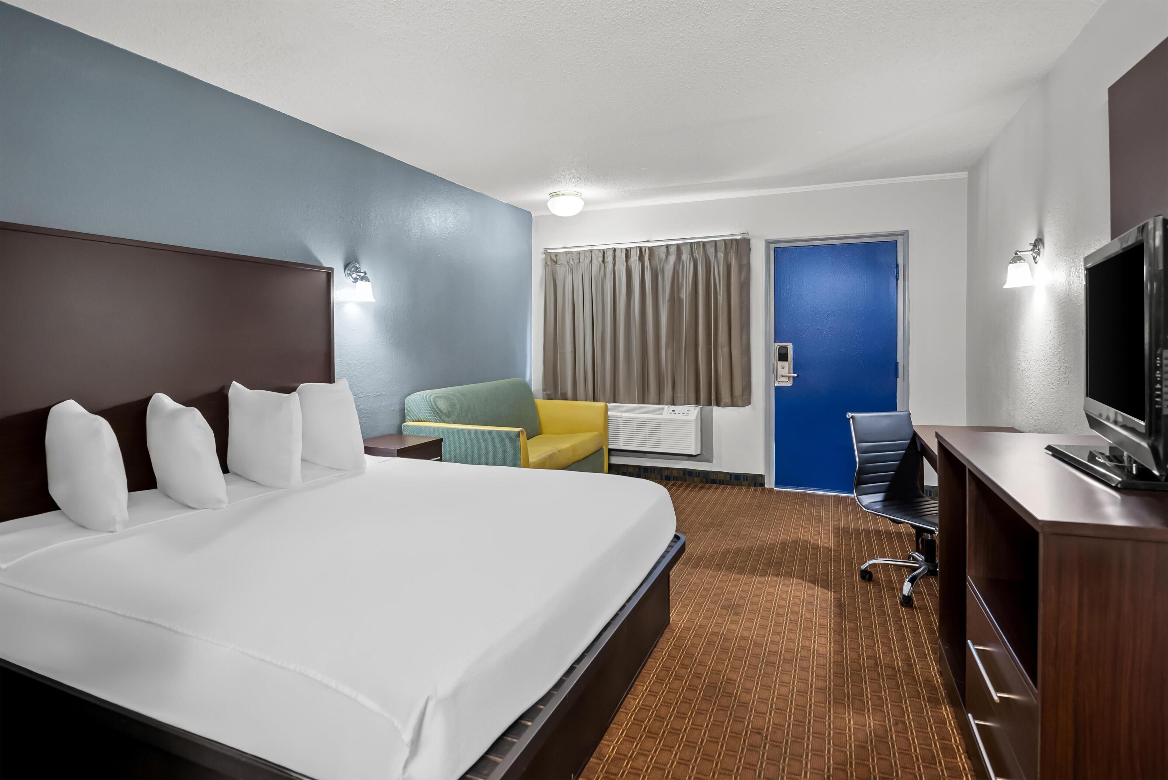 Room, 1 King Bed | In-room safe, rollaway beds, free wired internet