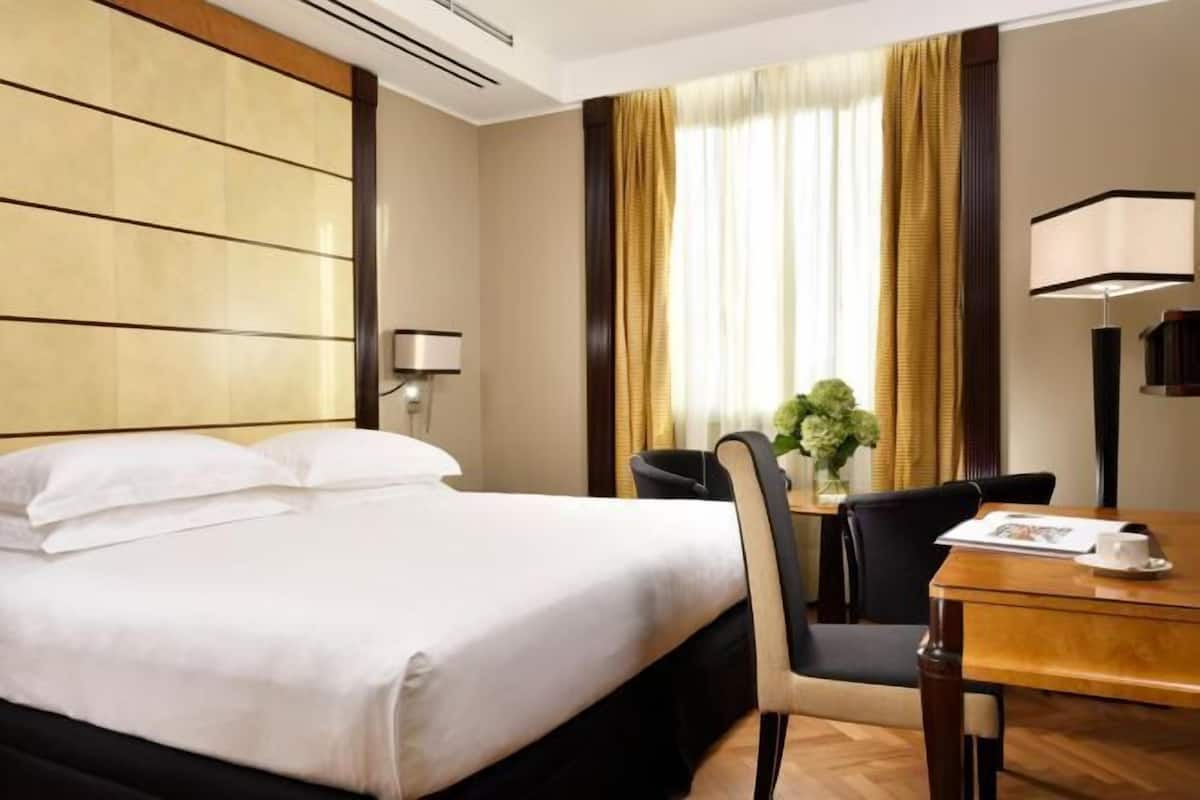 Allergikerbettwaren, Minibar, Zimmersafe, Schreibtisch