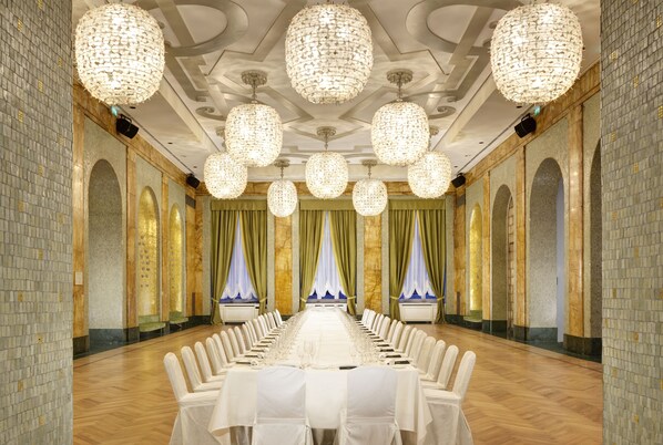 Banquet hall