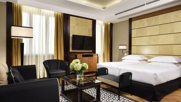 1 bedroom, hypo-allergenic bedding, minibar, in-room safe