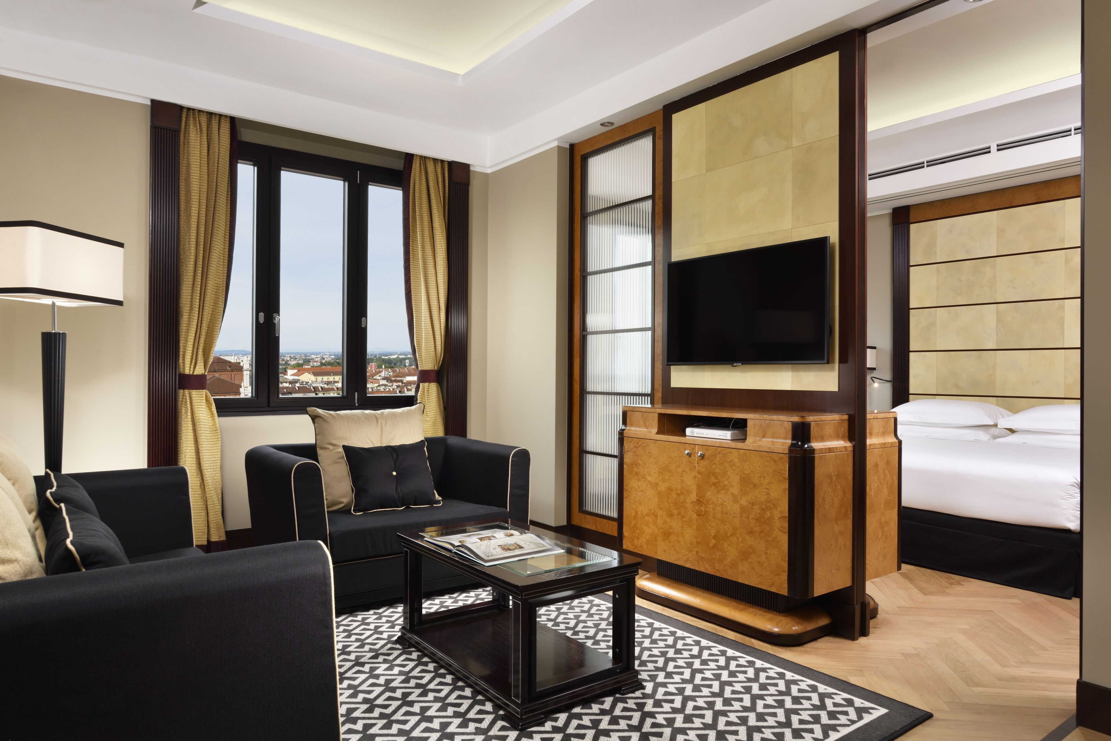 1 bedroom, hypo-allergenic bedding, minibar, in-room safe