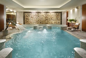 Body treatments, body scrubs, facials, 1 treatment room