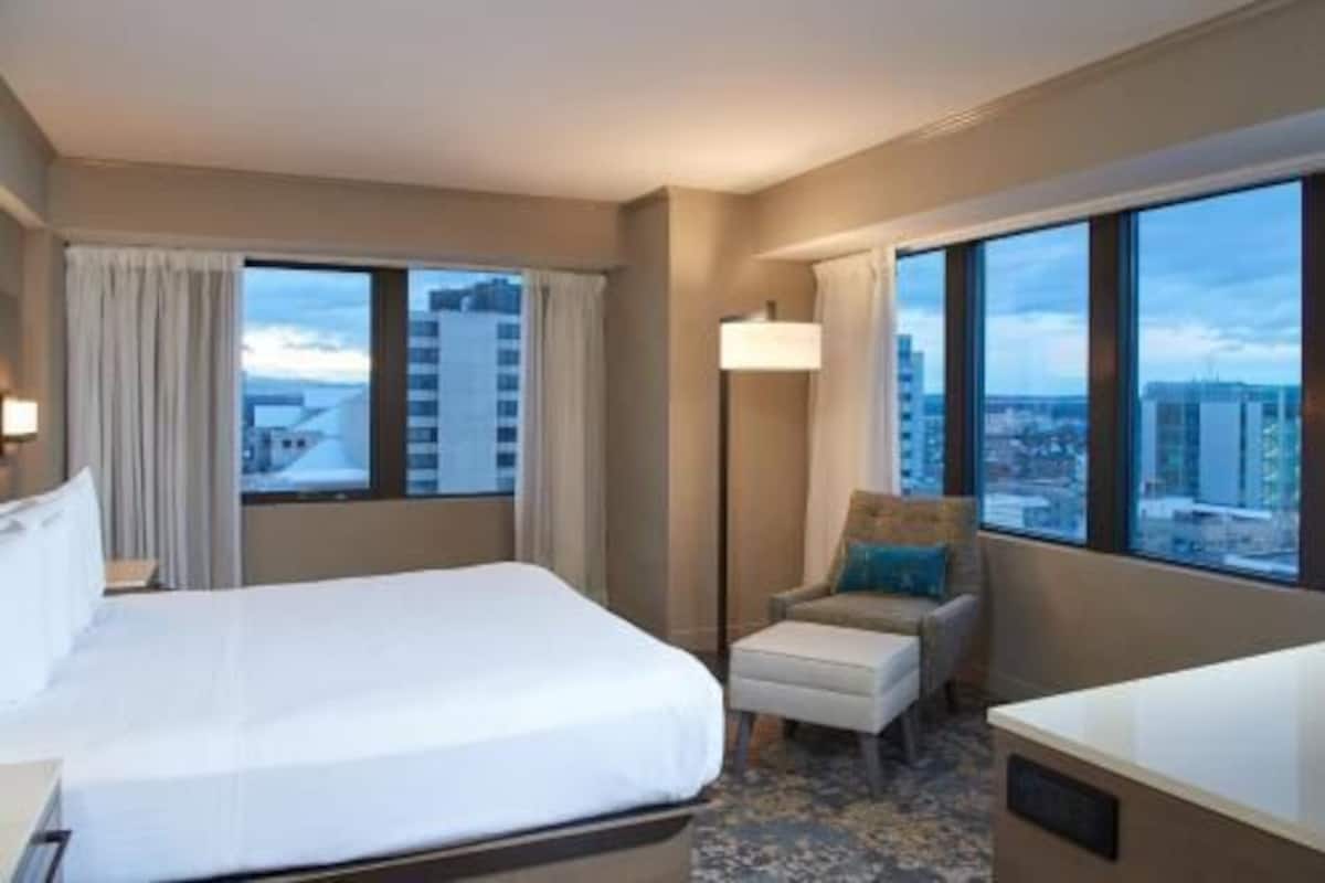Hypo-allergenic bedding, pillowtop beds, in-room safe, blackout drapes