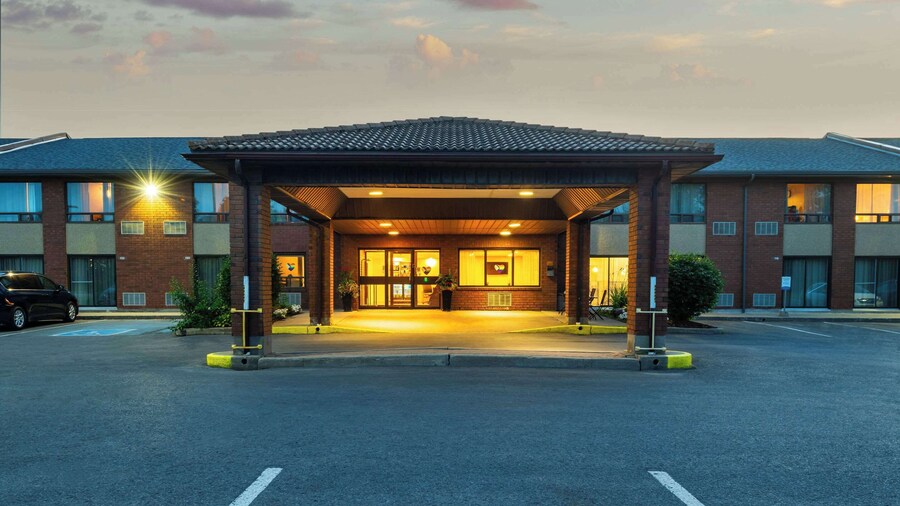 Comfort Inn Highway 401