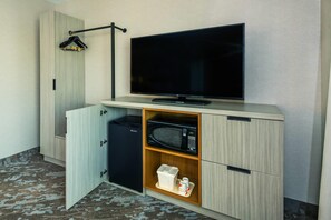 Desk, blackout drapes, iron/ironing board, free WiFi