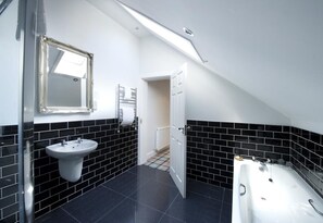 Executive Suite, Ensuite | Bathroom | Free toiletries, hair dryer, towels