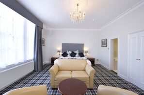 Executive Suite, Ensuite | Individually decorated, individually furnished, desk, laptop workspace