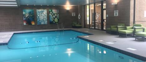 Piscine intérieure