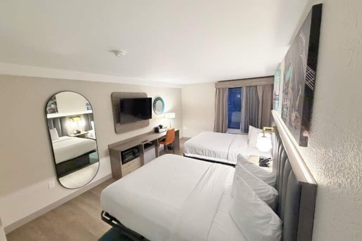 Desk, soundproofing, iron/ironing board, free cots/infant beds