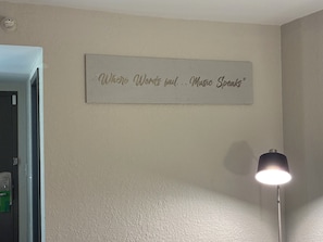 客房, 2 张大床, 无烟房 | 办公桌、隔音、熨斗/熨衣板、免费婴儿床