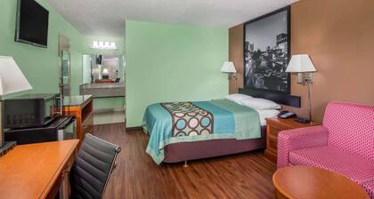 Super 8 by Wyndham Gaffney