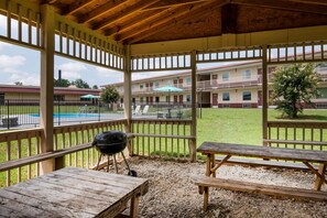 Gazebo - Super 8 by Wyndham Gaffney (Gaffney)