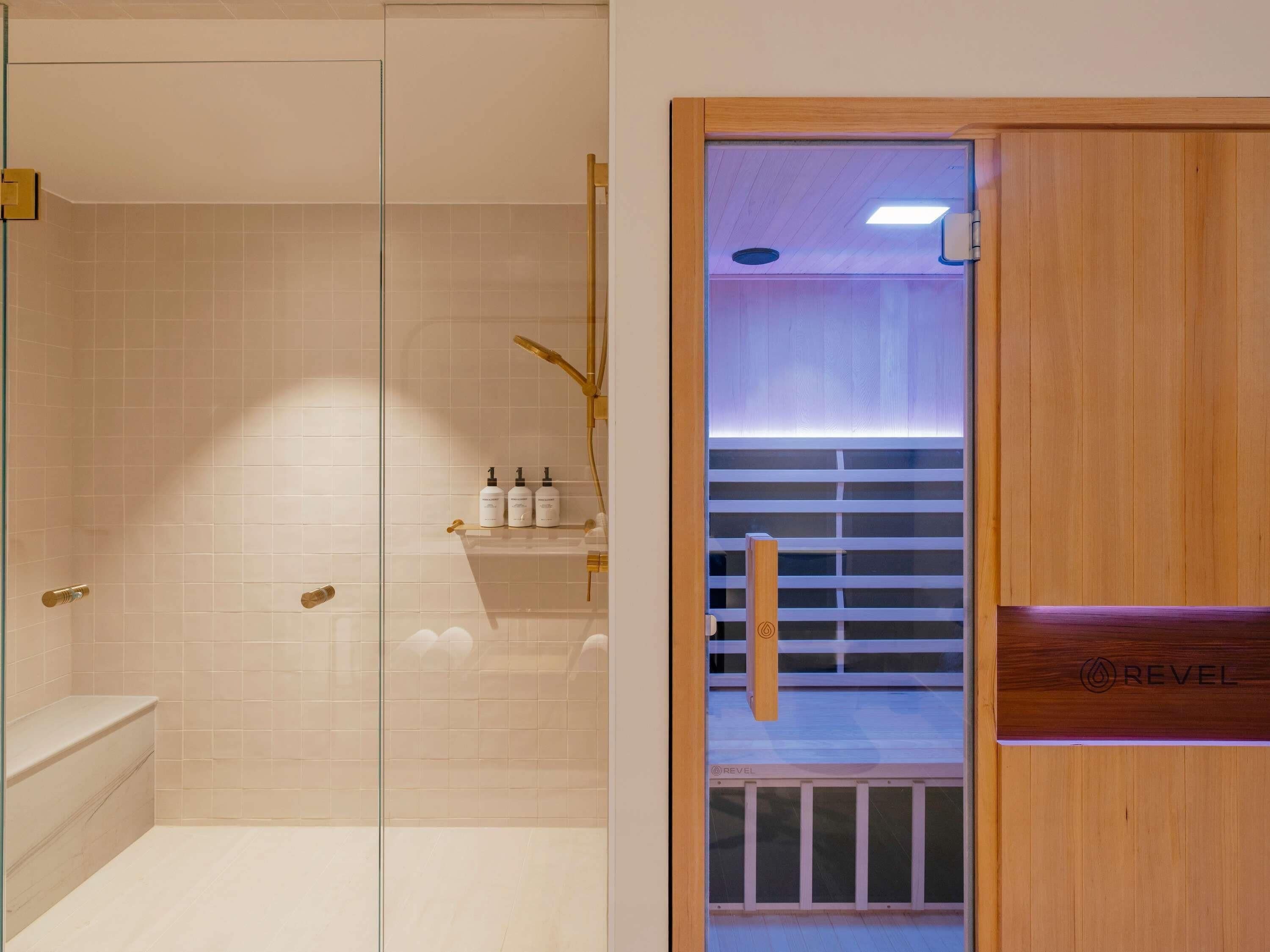 Suite | Luxe beddengoed, een kluis op de kamer, verduisterende gordijnen