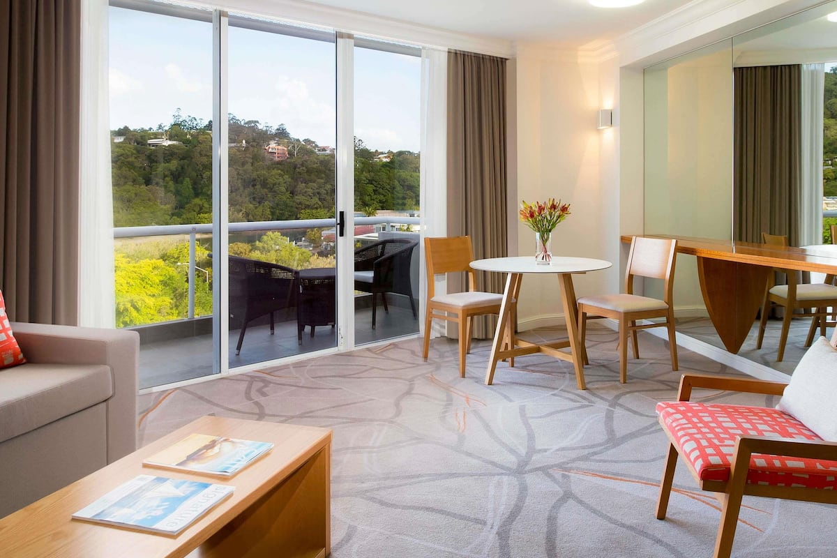 1 bedroom, premium bedding, in-room safe, desk