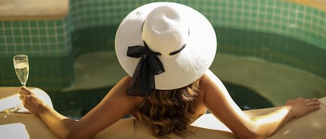 Couples treatment rooms, hot tub, steam room, body treatments