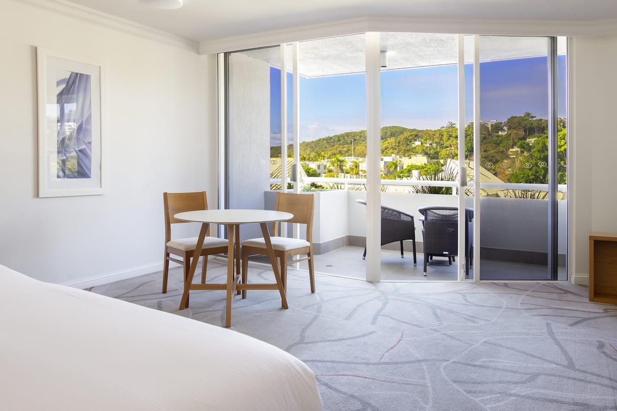 1 bedroom, premium bedding, in-room safe, desk