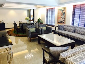 Presidential Suite, 2 Bedrooms, 2 Bathrooms, City View | Living room | LED TV
