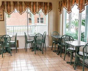 Free daily continental breakfast
