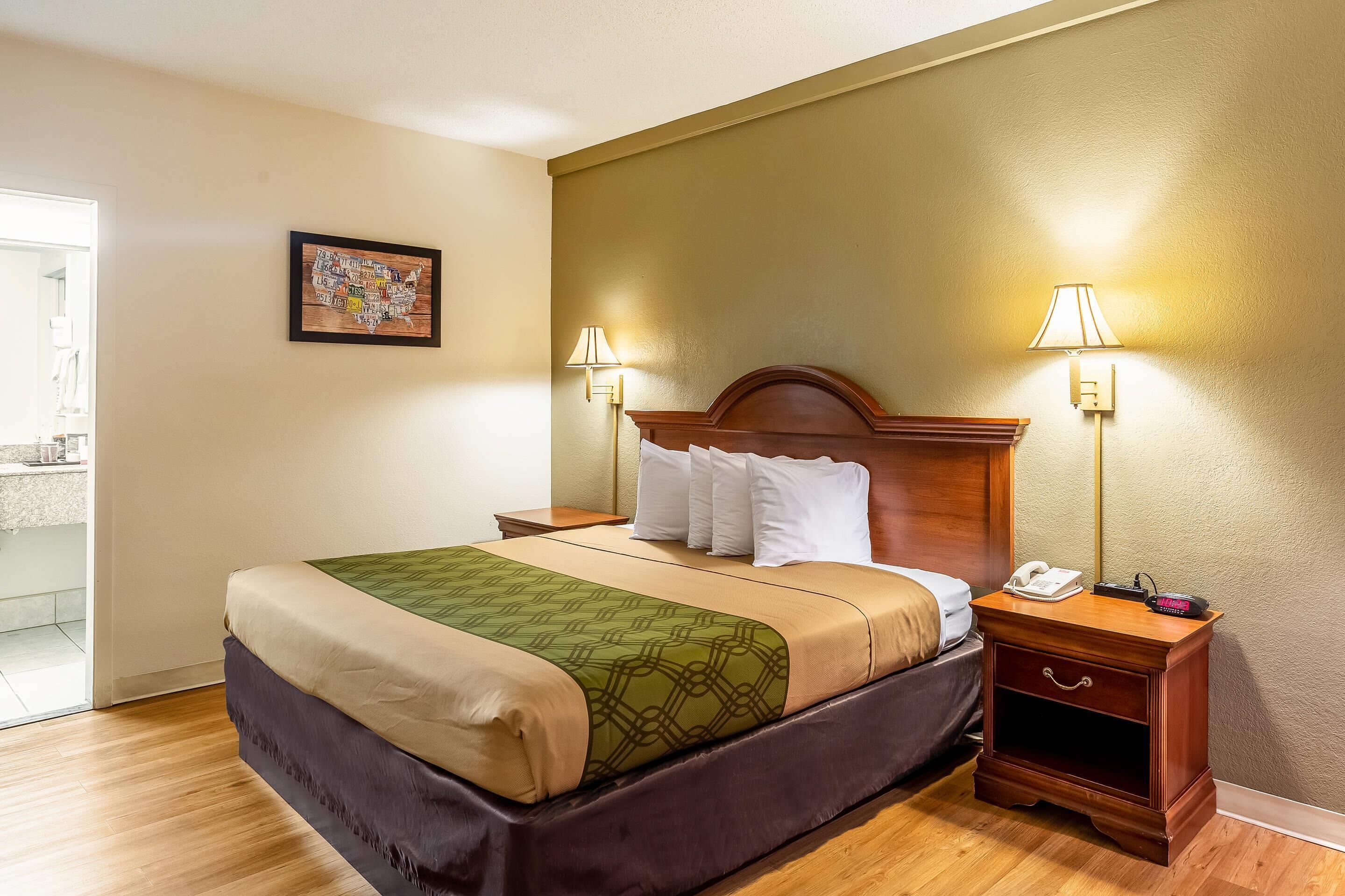 Kamer, 1 kingsize bed, toegankelijk voor mindervaliden, niet-roken | Verduisterende gordijnen, een strijkplank/strijkijzer, gratis wifi