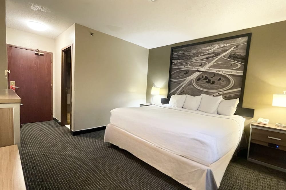 Super 8 by Wyndham St Charles