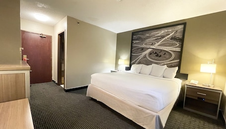 Premium bedding, desk, iron/ironing board, free cots/infant beds. Super 8 by Wyndham St Charles