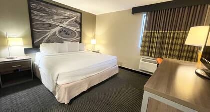 Super 8 by Wyndham St Charles