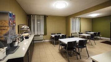 Free daily continental breakfast