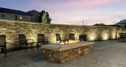 Fairfield Inn & Suites by Marriott Dallas DFW Airport North/ Irving