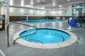 Bañera de hidromasaje interior