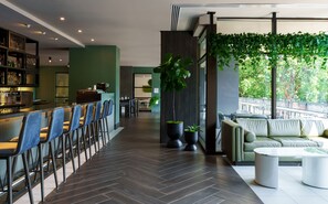 Breakfast and dinner served, American cuisine