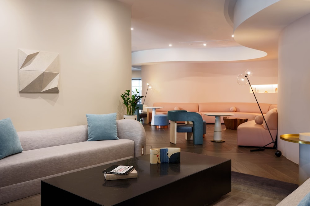The Ven at Embassy Row, Washington, D.C., a Tribute Portfolio Hotel by null
