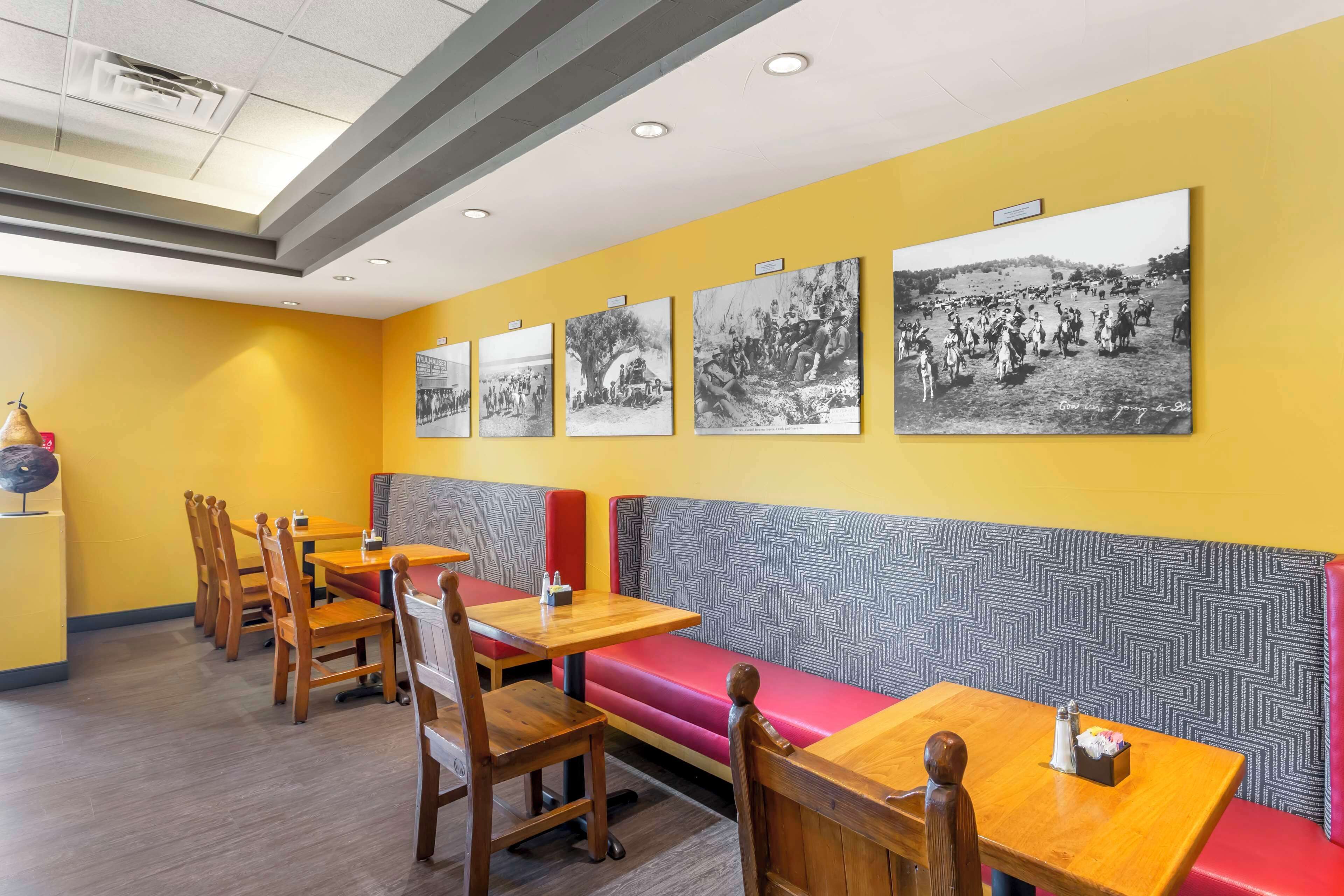 daily cooked-to-order breakfast for a fee