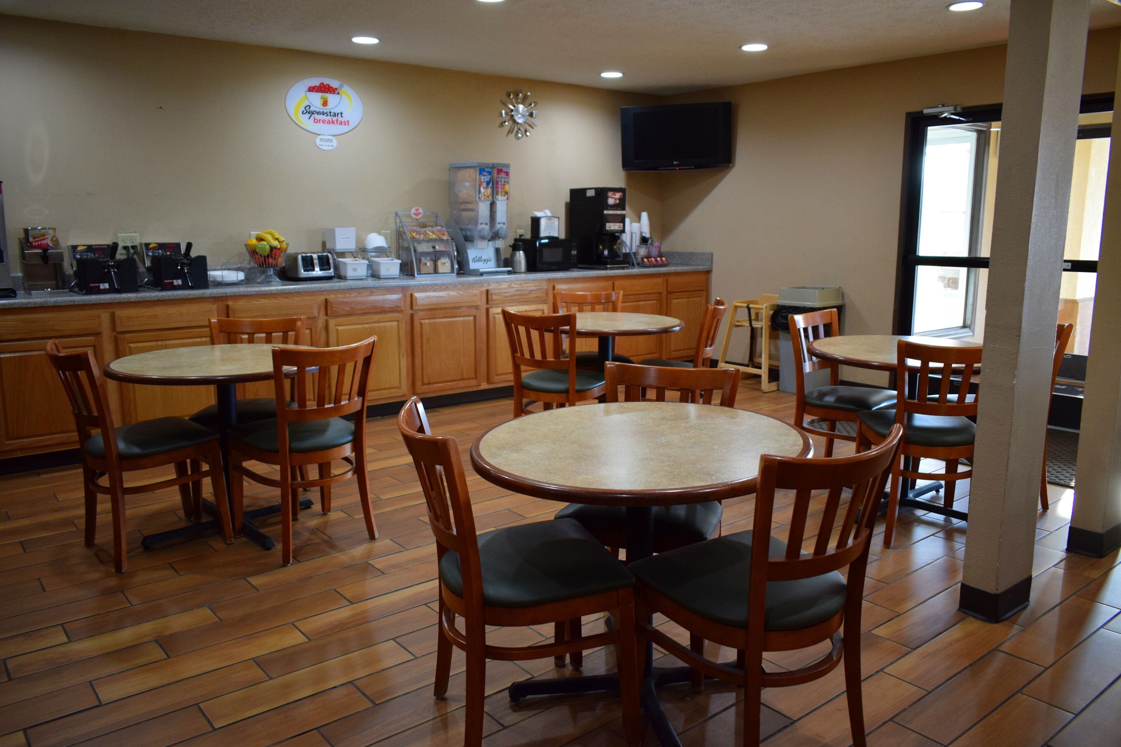 Café da manhã para viagem grátis todos os dias