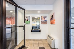 Lobby - Motel 6 Birmingham, AL (Birmingham)