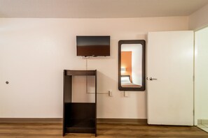 Free WiFi, bed sheets - Motel 6 Birmingham, AL (Birmingham)